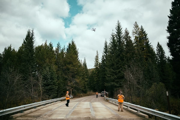 drone uav unmanned aerial vehicles entretien route foret CC stocksnap pixabay 600x400 2